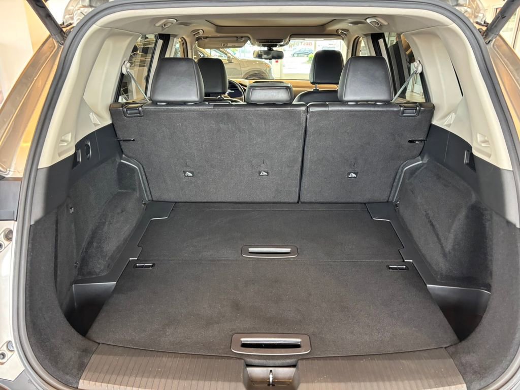 Used 2021 Nissan Rogue Platinum image 33