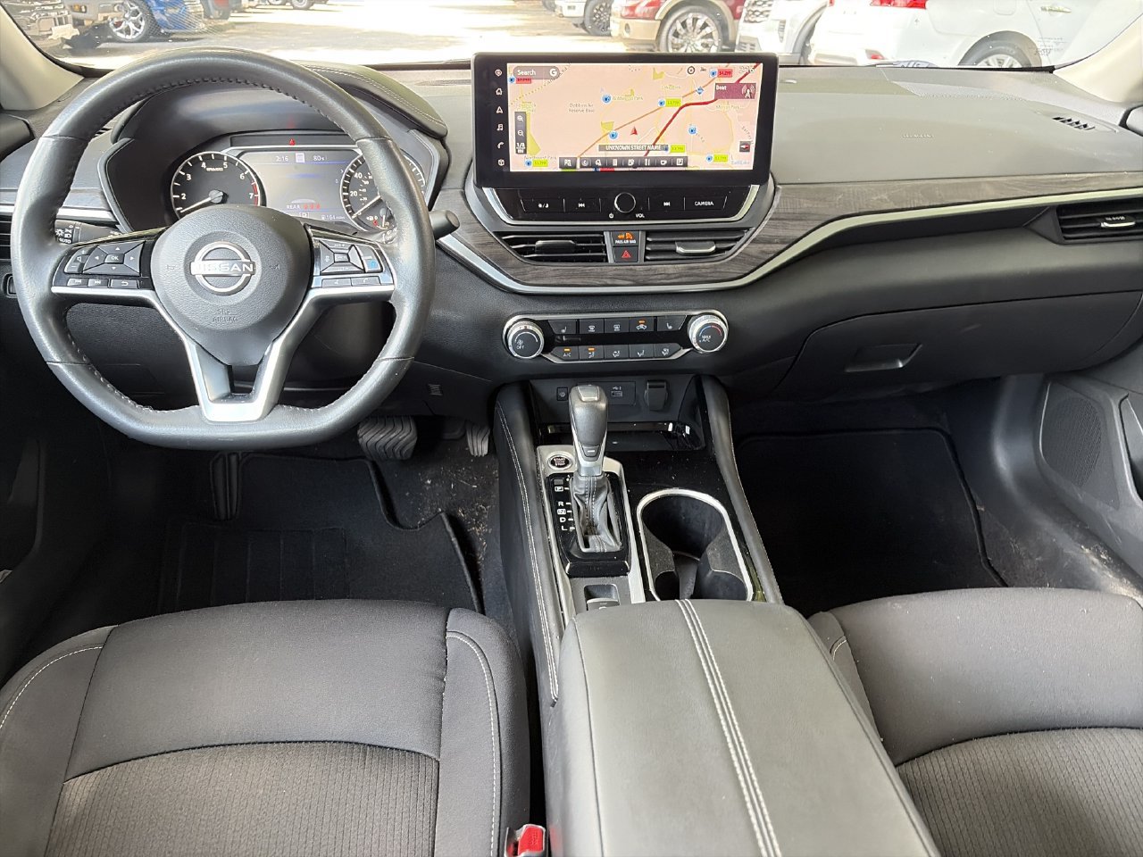 Used 2024 Nissan Altima 2.5 SV w/ SV Premium Package AWD/4WD image 2