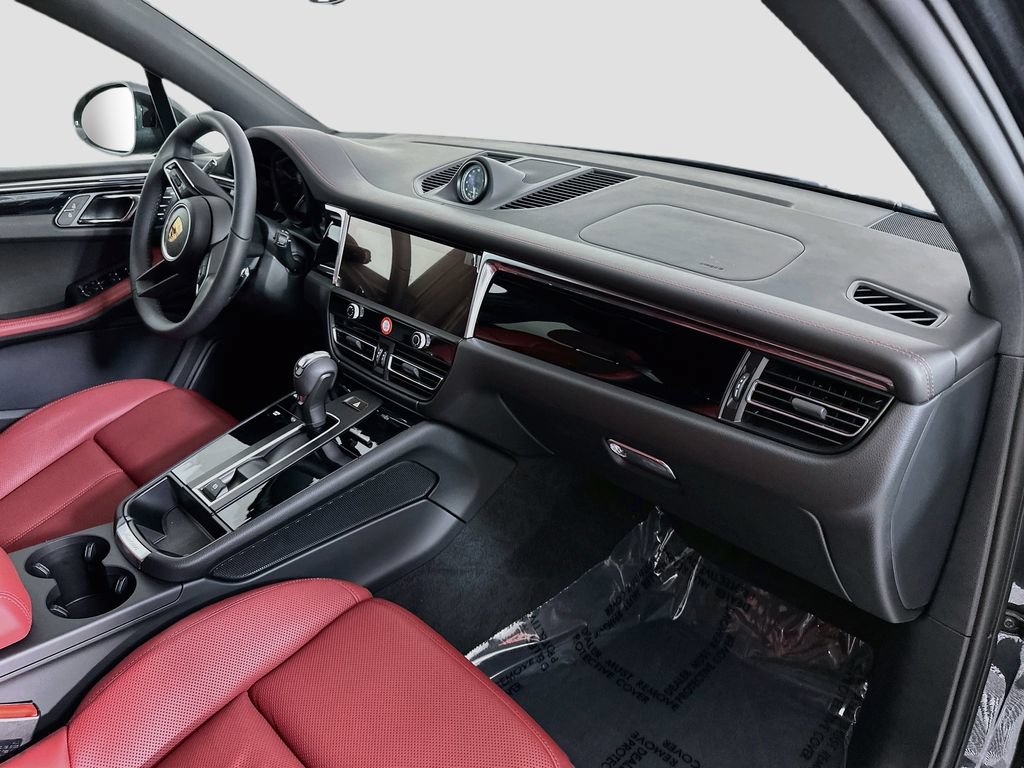 New 2026 Porsche Macan AWD/4WD image 31