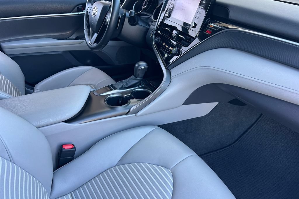 Certified 2022 Toyota Camry SE w/ Convenience Package FWD image 17