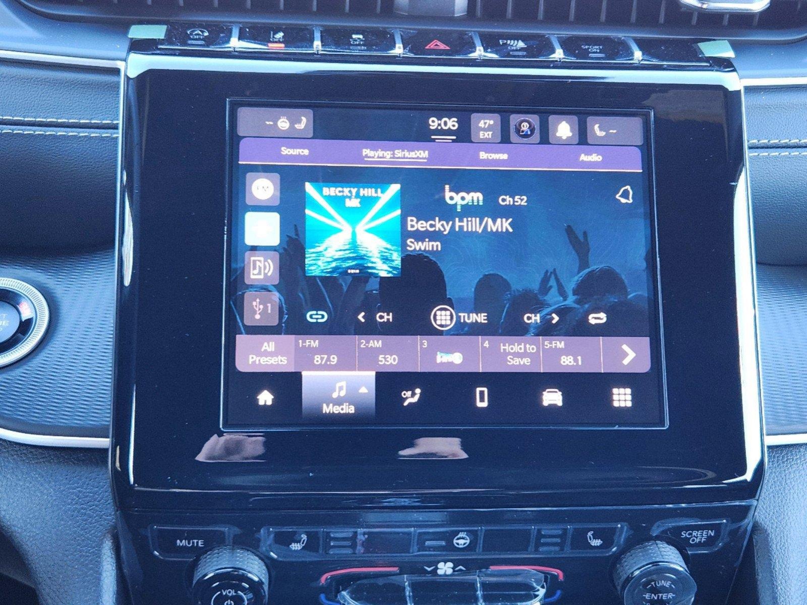 New 2025 Jeep Grand Cherokee Altitude image 25