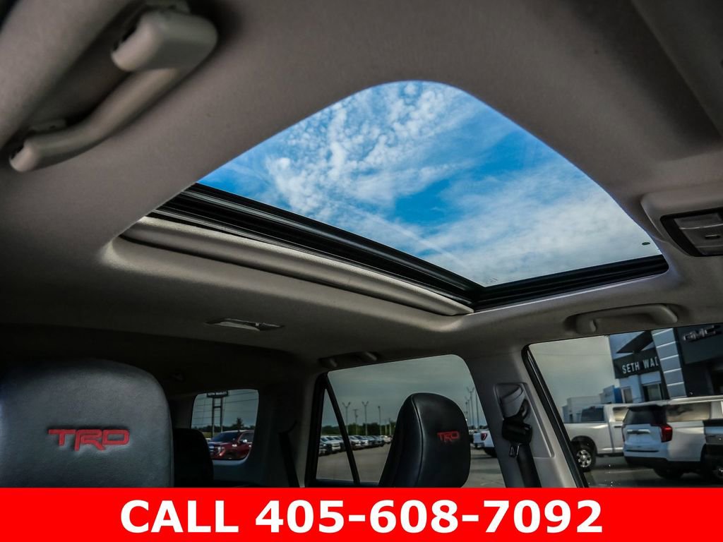 Used 2020 Toyota 4Runner TRD Off-Road Premium w/ Moonroof Package AWD/4WD image 20