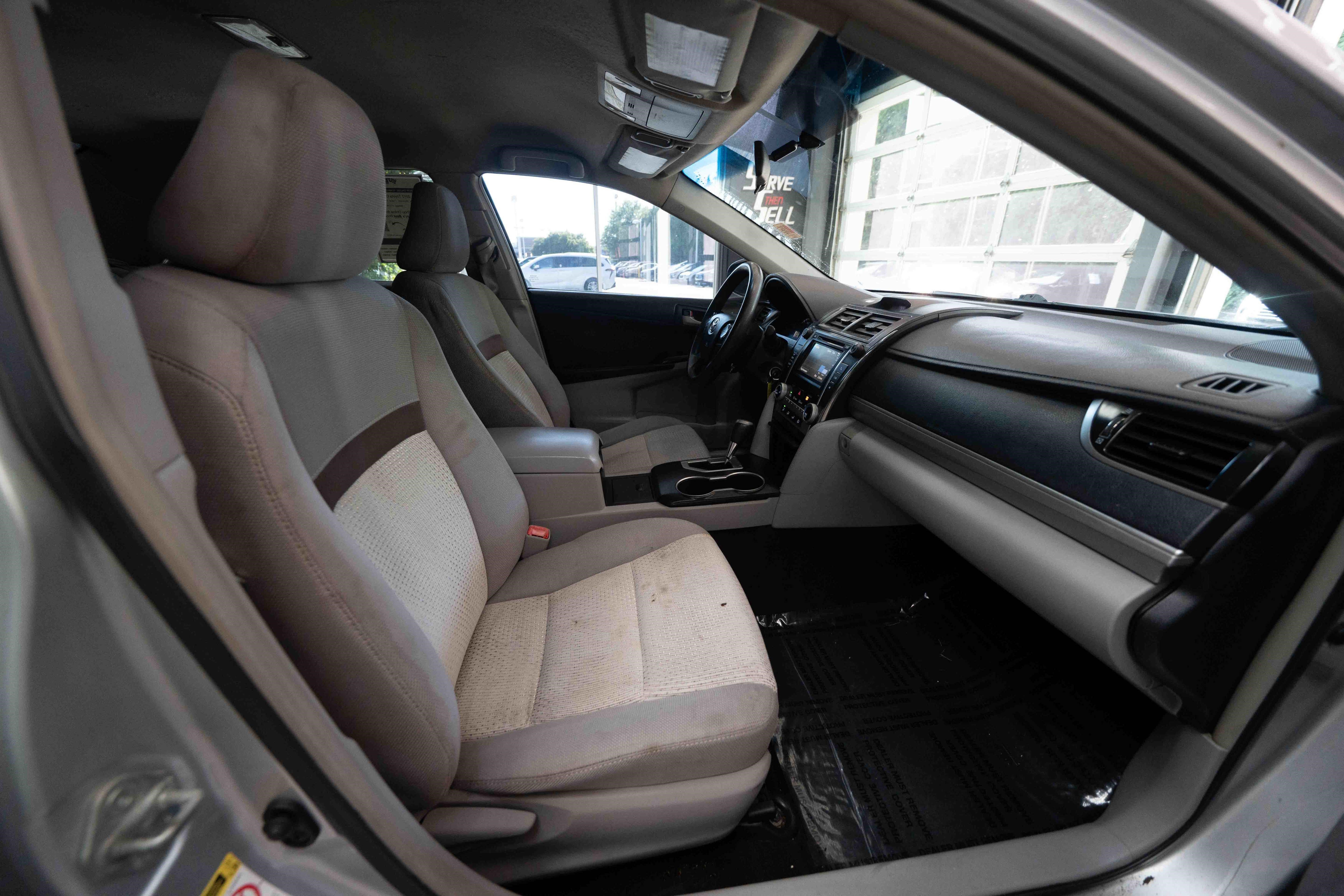 Used 2012 Toyota Camry LE FWD image 26