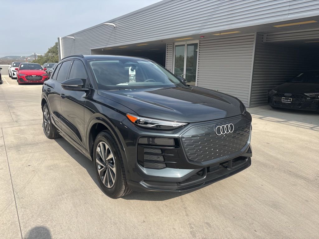 New 2025 Audi Q6 e-tron Premium image 3