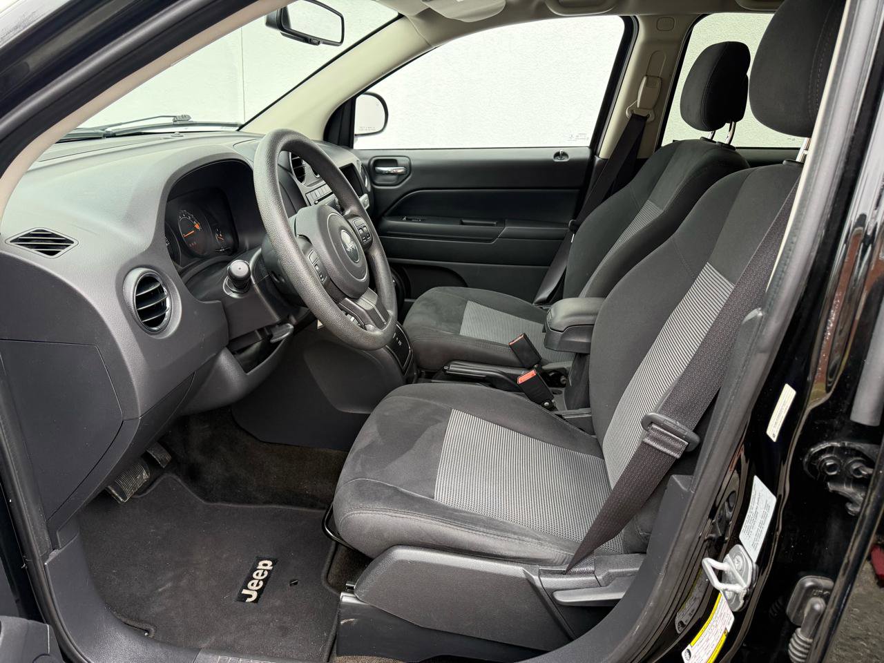 Used 2016 Jeep Compass Sport w/ Power Value Group image 22