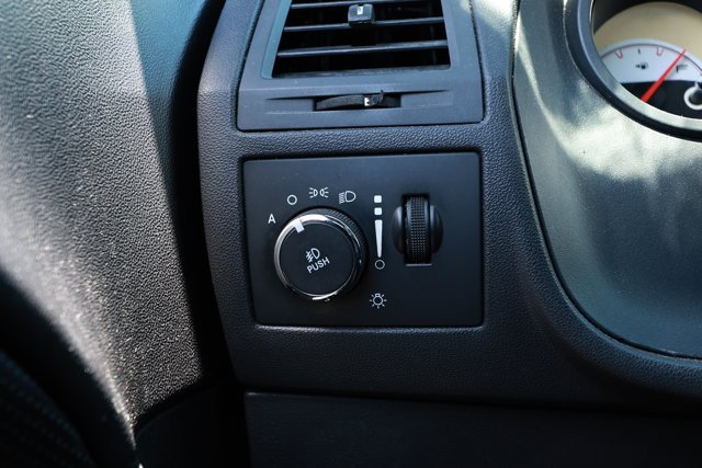 Used 2014 Dodge Challenger SXT RWD image 14