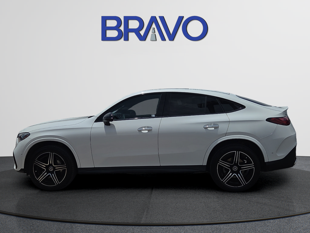 Used 2024 Mercedes-Benz GLC 300 4MATIC image 2