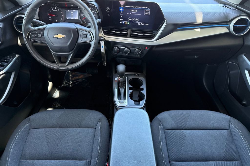 Used 2025 Chevrolet Trax LS FWD image 20