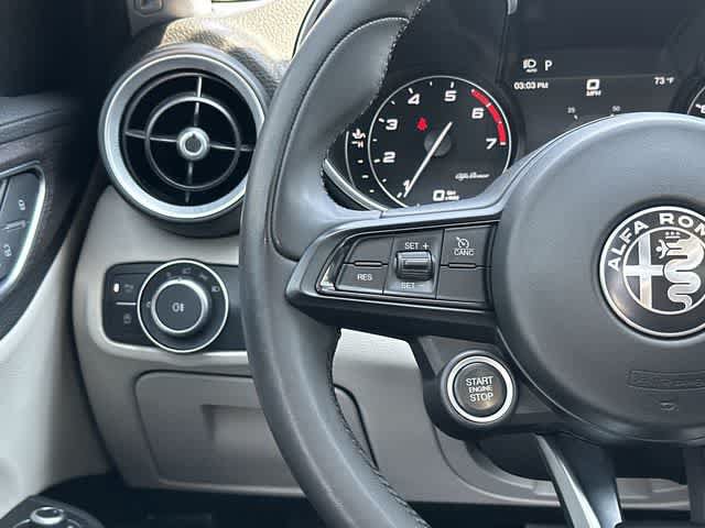 Used 2021 Alfa Romeo Giulia Ti AWD/4WD image 9