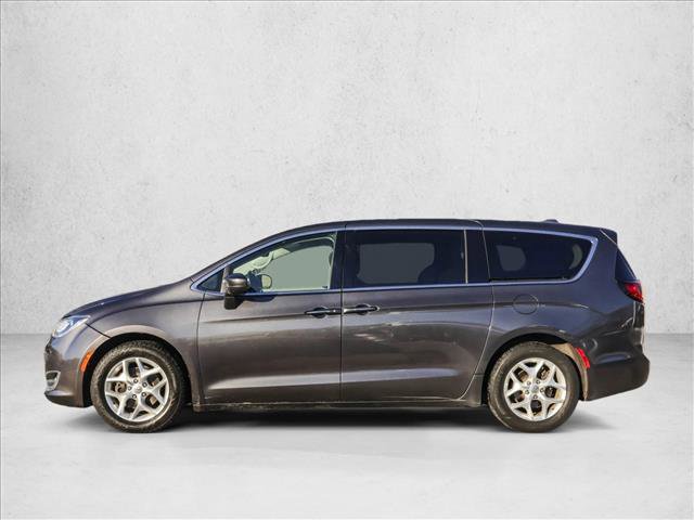 Used 2018 Chrysler Pacifica Touring Plus w/ Tire & Wheel Group image 8