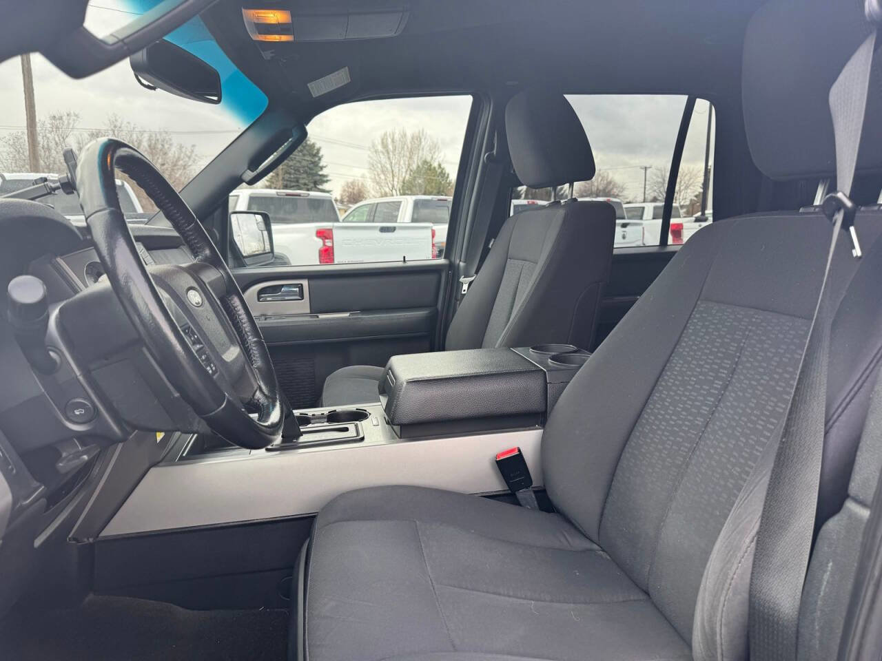 Used 2016 Ford Expedition EL XLT image 10