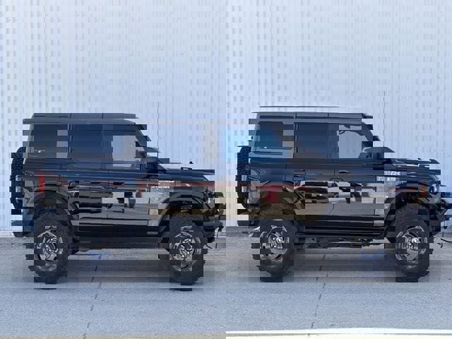 Used 2024 Ford Bronco Everglades image 3