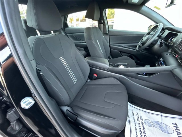 Certified 2025 Hyundai Elantra Sport w/ Cargo Package image 17