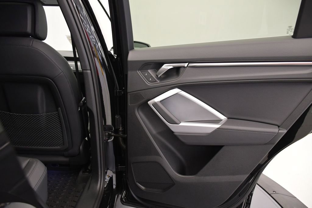 Used 2025 Audi Q3 2.0T Premium w/ Convenience Package image 48