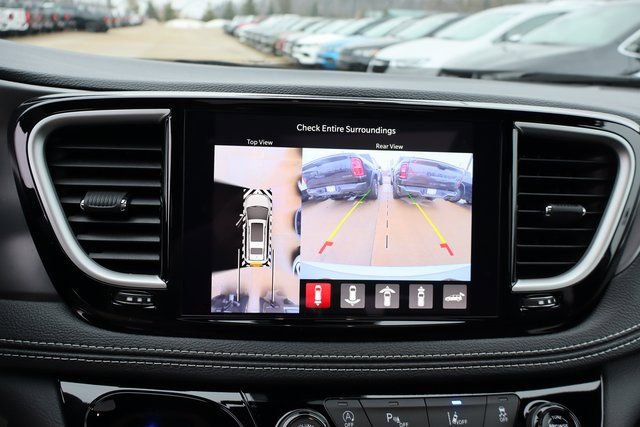 New 2026 Chrysler Pacifica Select FWD image 20