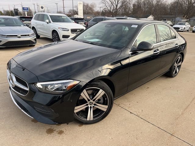 Used 2025 Mercedes-Benz C 300 4MATIC Sedan image 3