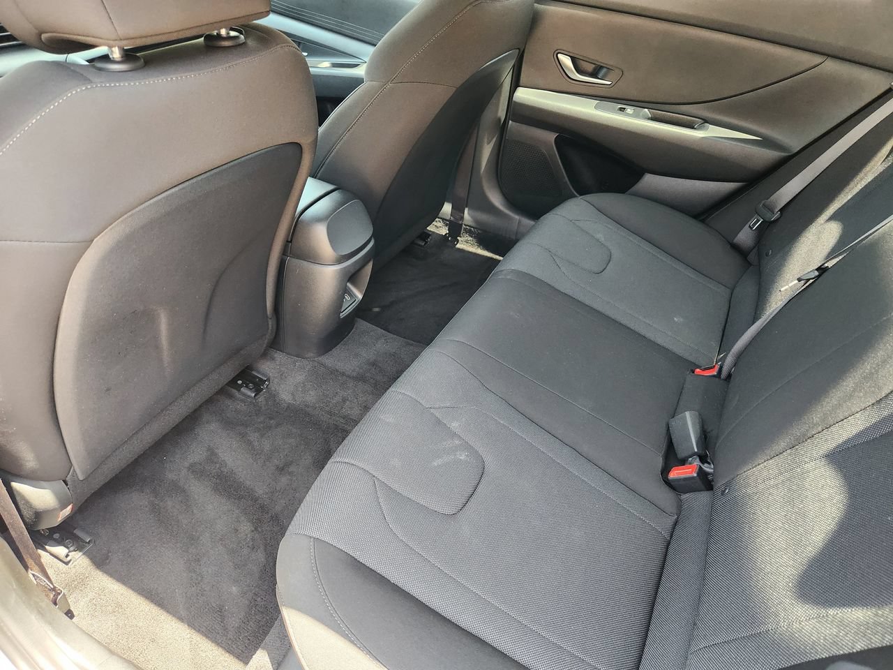 Certified 2025 Hyundai Elantra SE FWD image 29