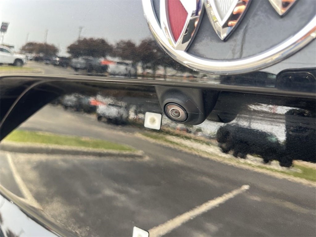 Used 2022 Buick Envision Avenir w/ Technology Package II image 9