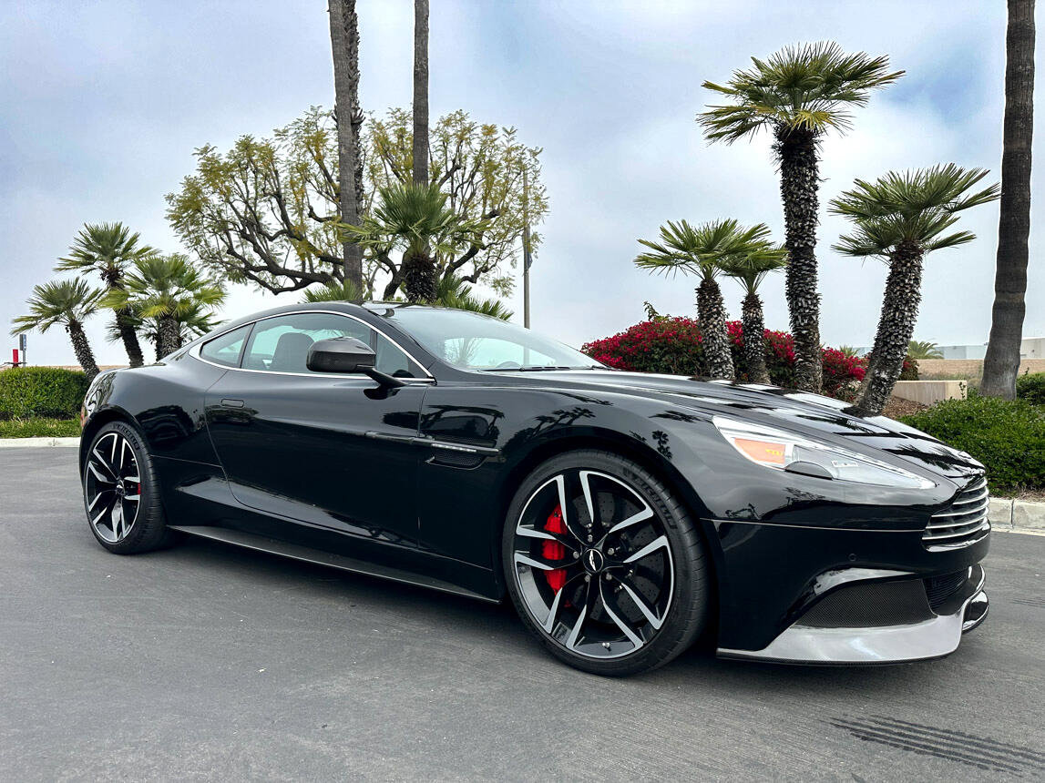 Used 2016 Aston Martin Vanquish Coupe image 3