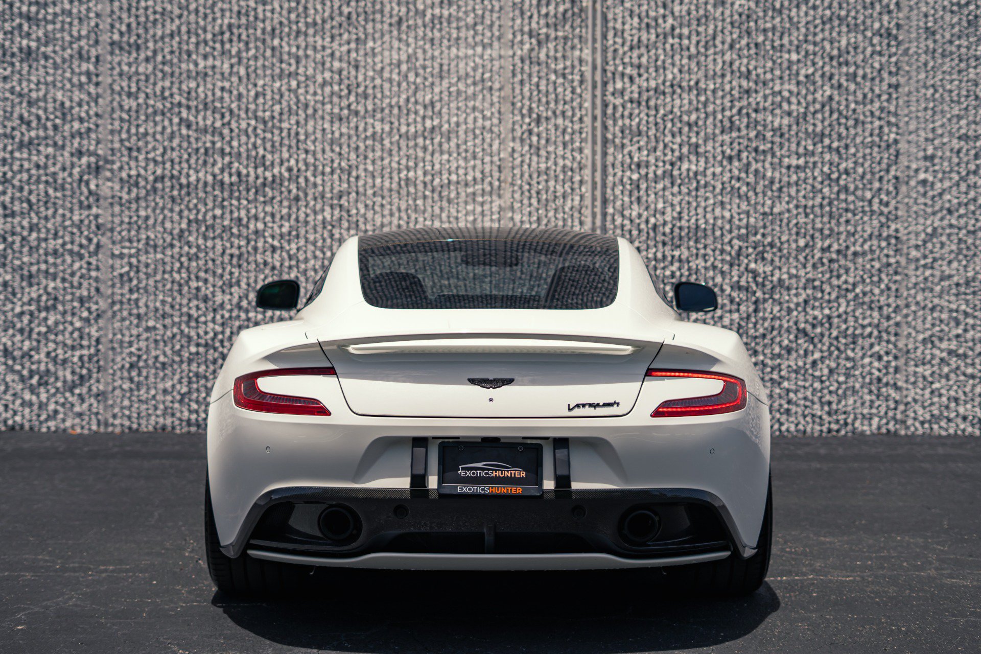 Used 2015 Aston Martin Vanquish Coupe RWD image 38