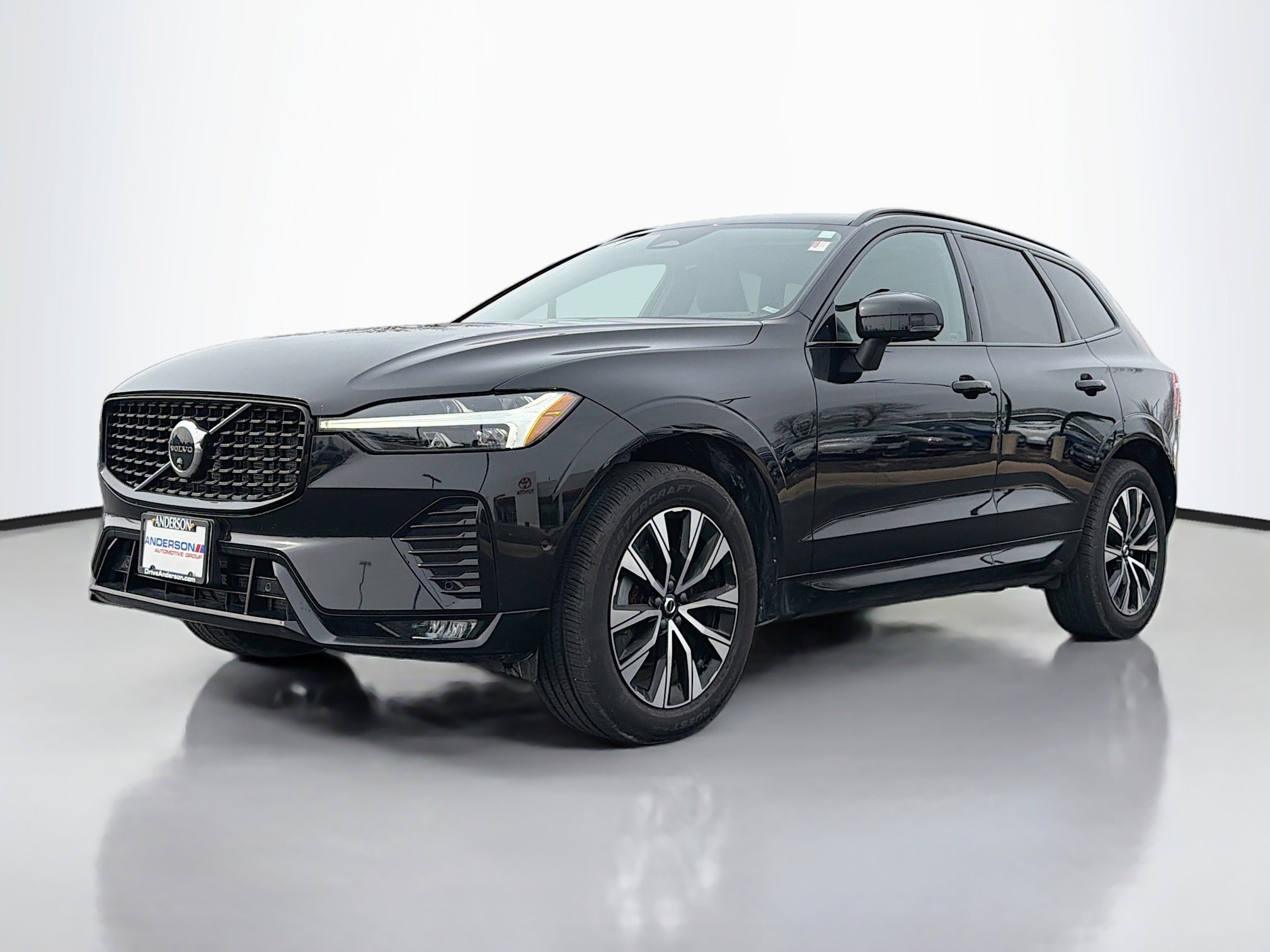 Used 2024 Volvo XC60 B5 Plus image 12