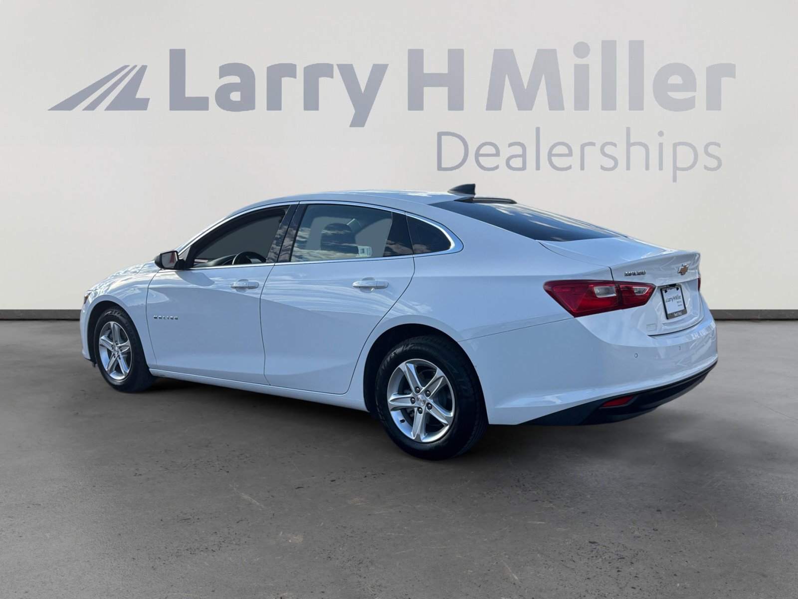 Used 2024 Chevrolet Malibu LS image 3