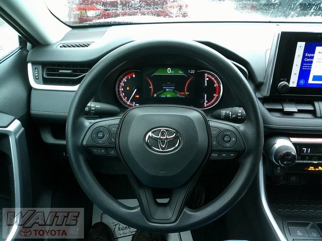 Used 2025 Toyota RAV4 XLE image 10