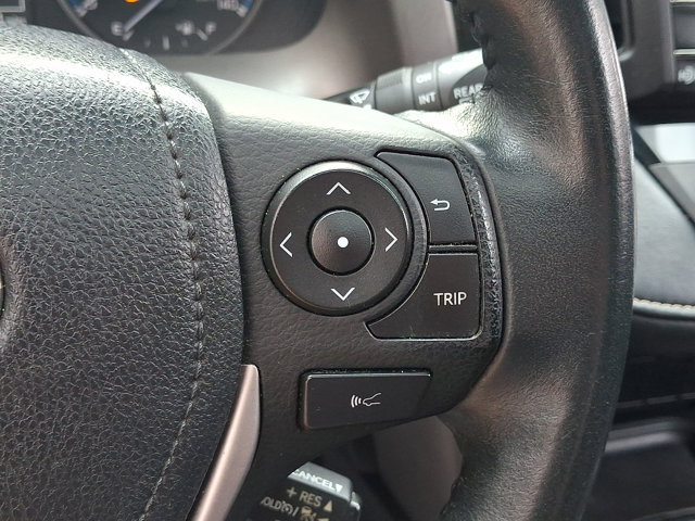 Used 2018 Toyota RAV4 XLE FWD image 22