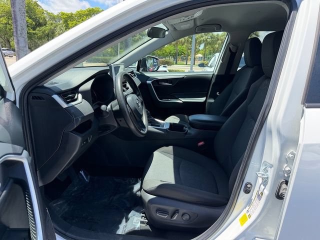 Used 2024 Toyota RAV4 XLE FWD image 8