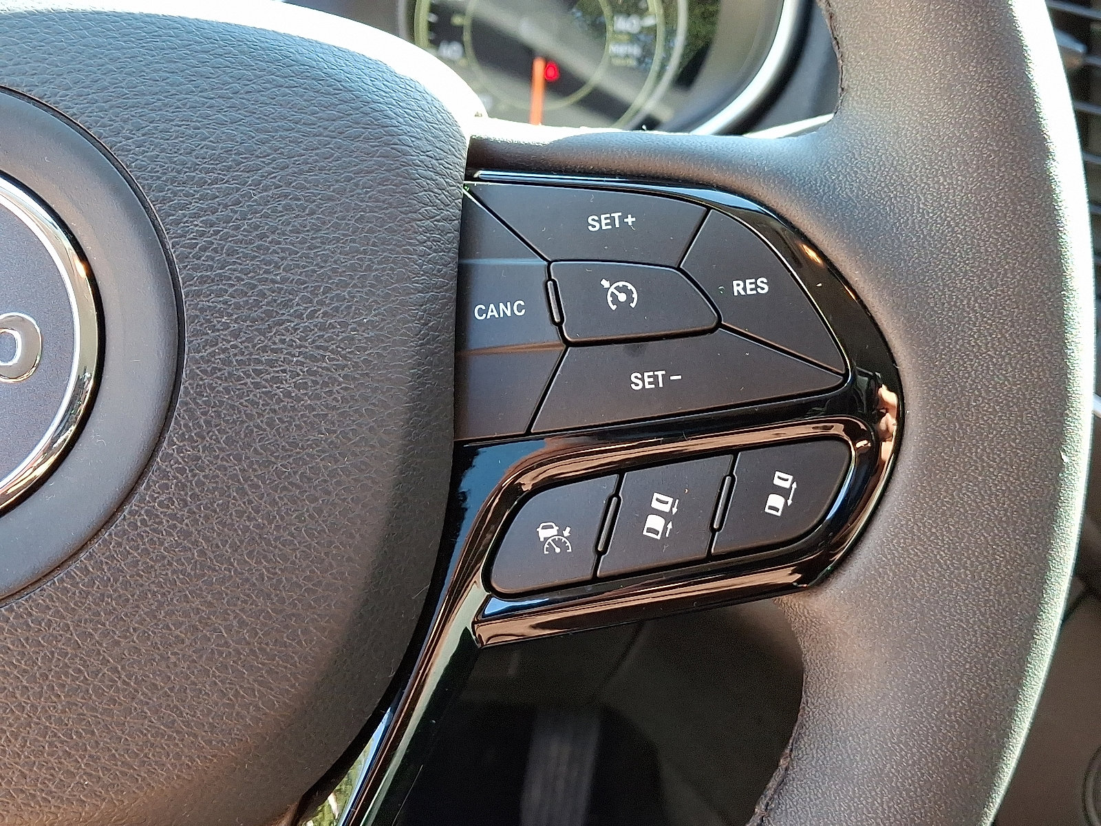 Certified 2023 Jeep Cherokee Altitude Lux image 23