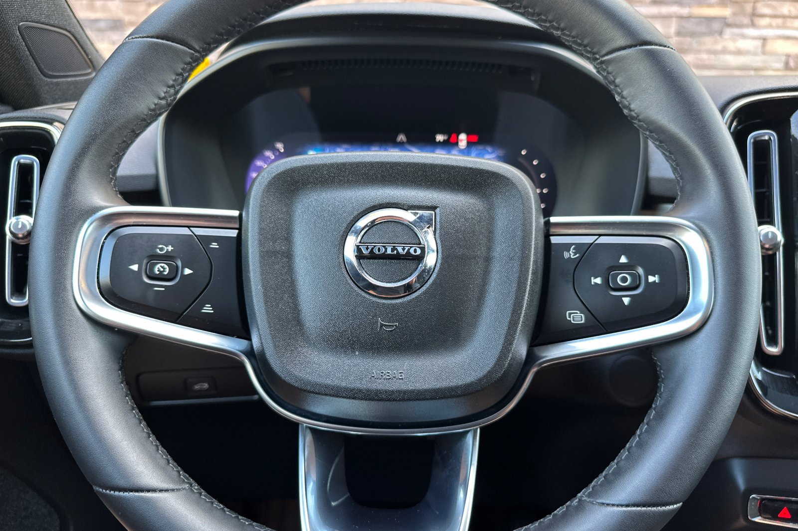 Certified 2023 Volvo C40 P8 Recharge Ultimate AWD/4WD image 27