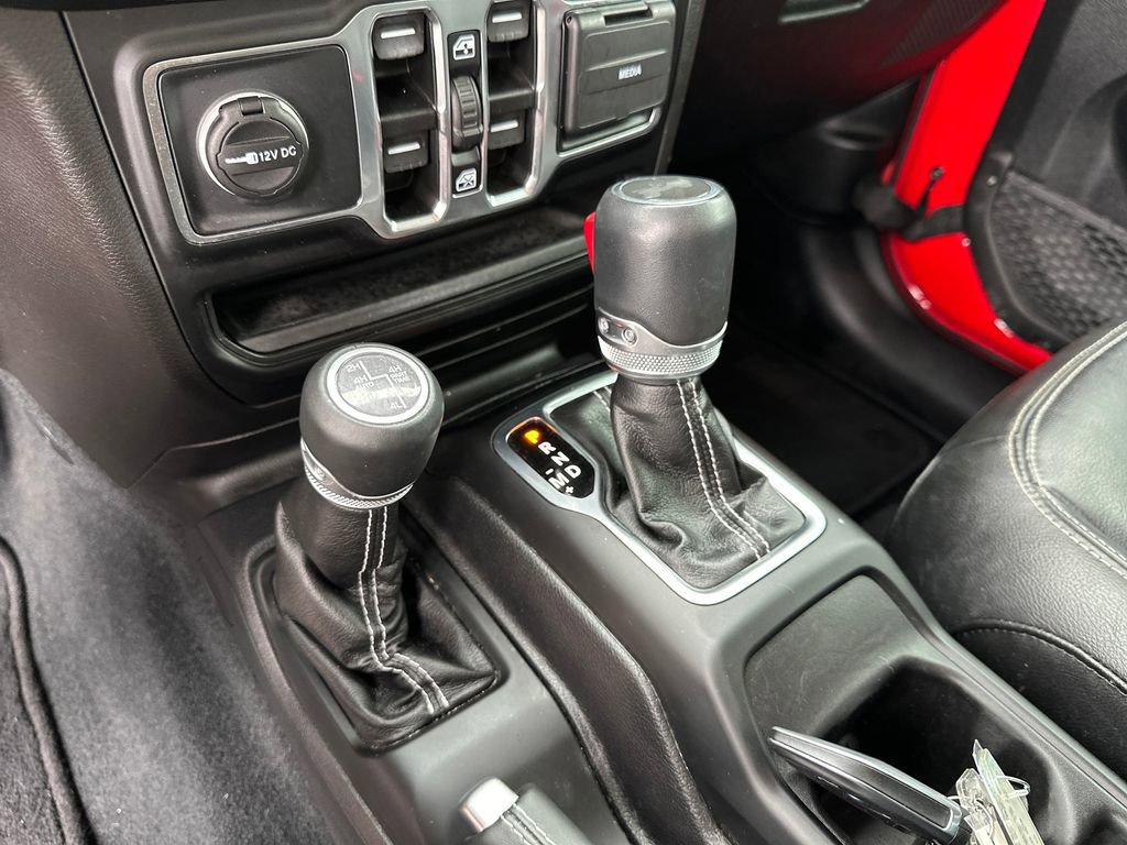 Used 2022 Jeep Wrangler Unlimited Sahara w/ Cold Weather Group AWD/4WD image 27