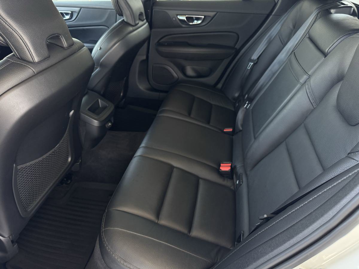 Used 2020 Volvo V60 T5 Cross Country w/ Protection Package Premier AWD/4WD image 18