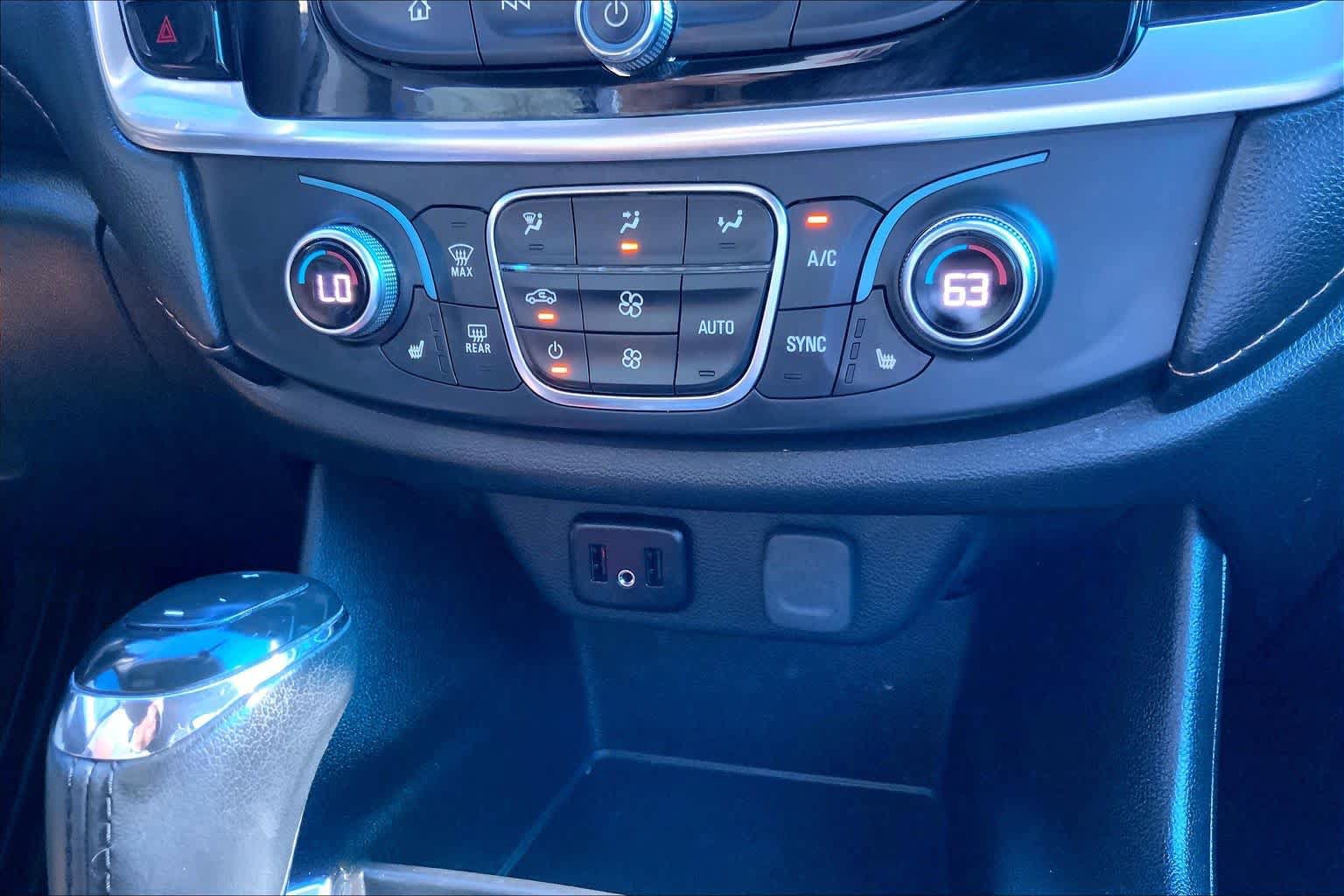 Used 2019 Chevrolet Traverse LT FWD image 34