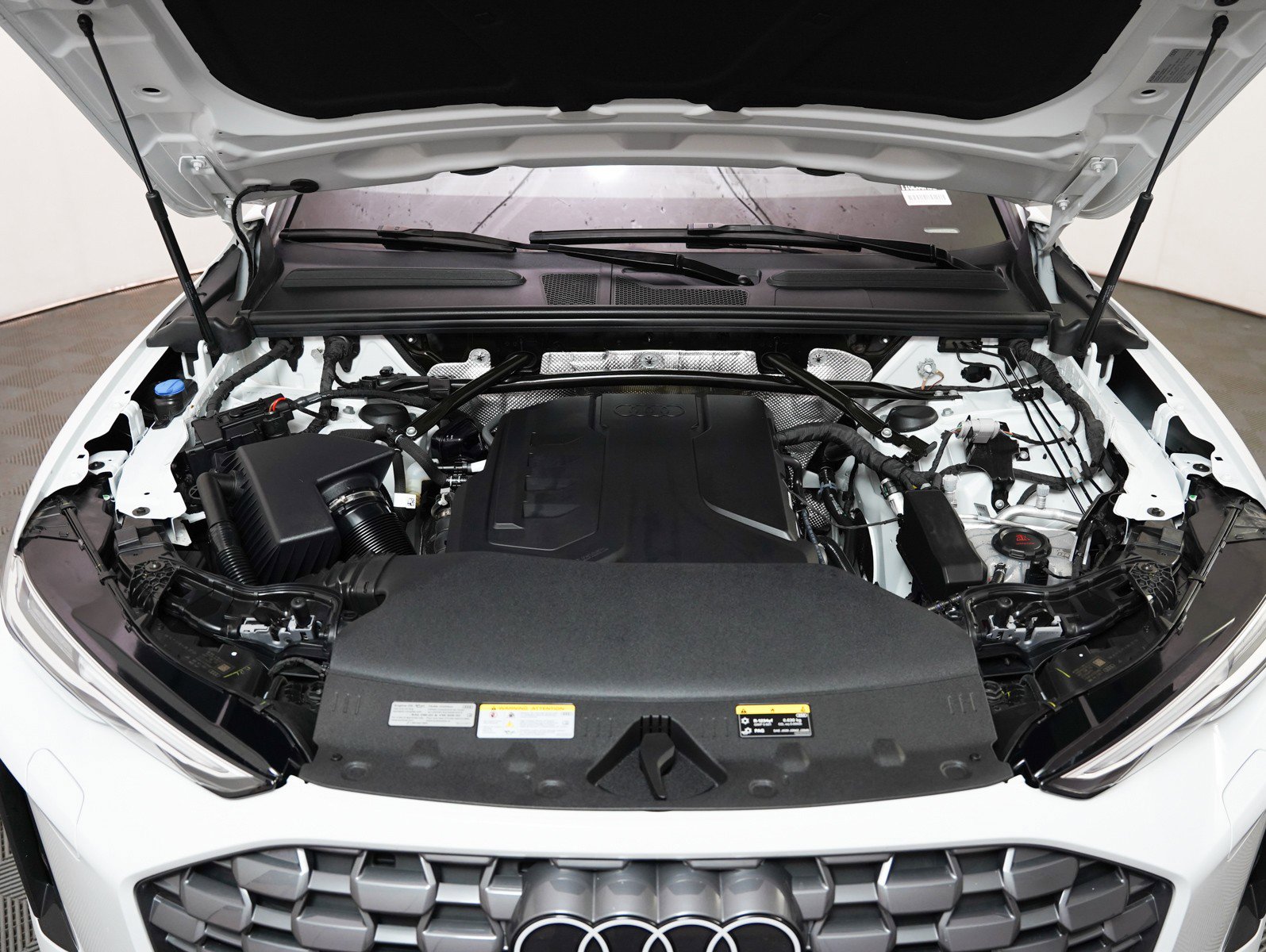 Certified 2025 Audi Q5 Premium Plus w/ Premium Plus image 4