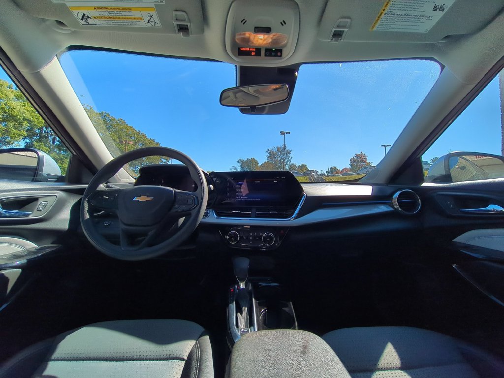 Used 2026 Chevrolet Trax LT FWD image 22
