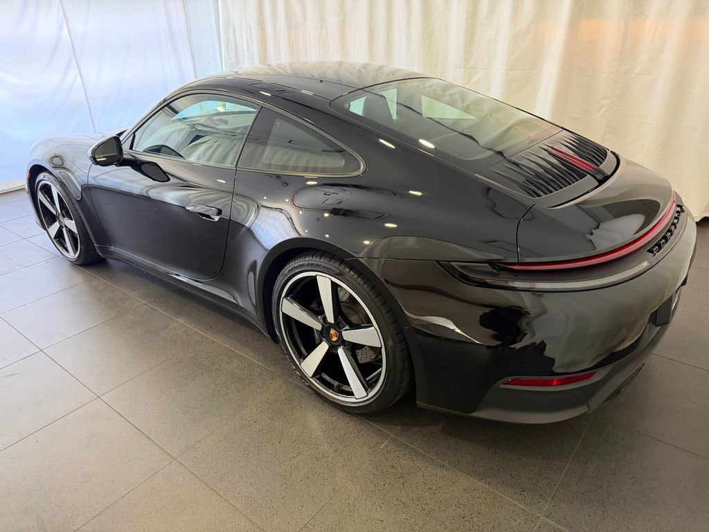 Certified 2025 Porsche 911 Carrera RWD image 3