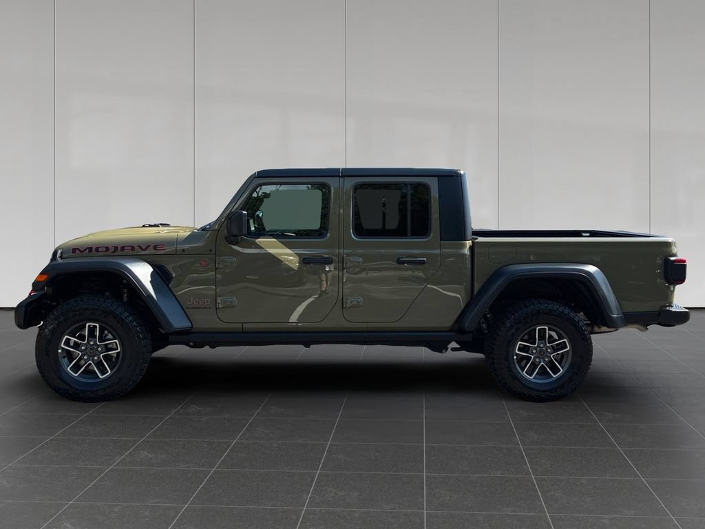Used 2026 Jeep Gladiator Mojave AWD/4WD image 2