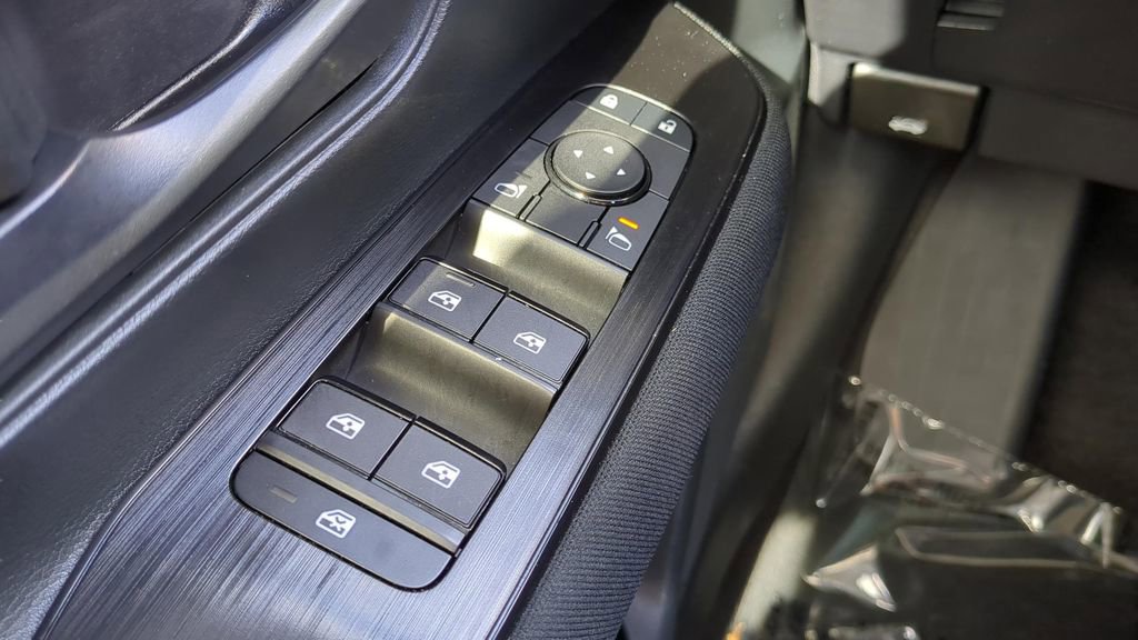 Certified 2025 Nissan Kicks S image 21