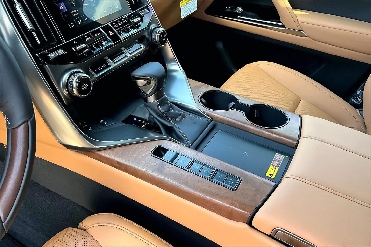 New 2026 Lexus LX 600 4WD w/ Luxury Package image 7