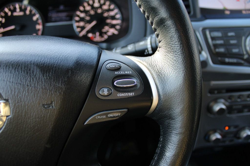 Used 2020 Nissan Pathfinder SL image 22