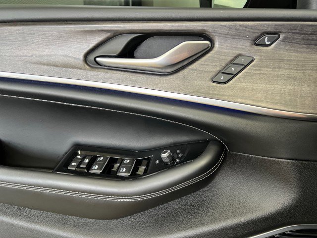 Used 2021 Jeep Grand Cherokee L Overland w/ Luxury Tech Group IV image 32