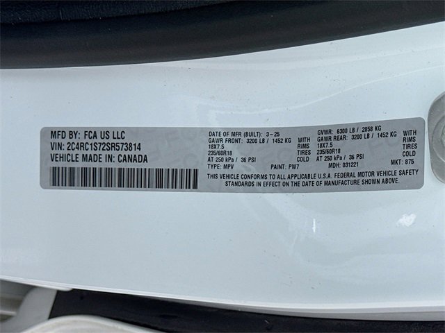 Used 2025 Chrysler Pacifica Premium image 33