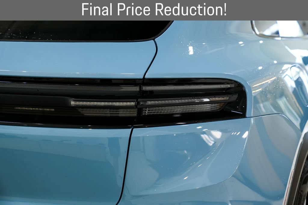Used 2025 Porsche Macan 4S Electric AWD/4WD image 12