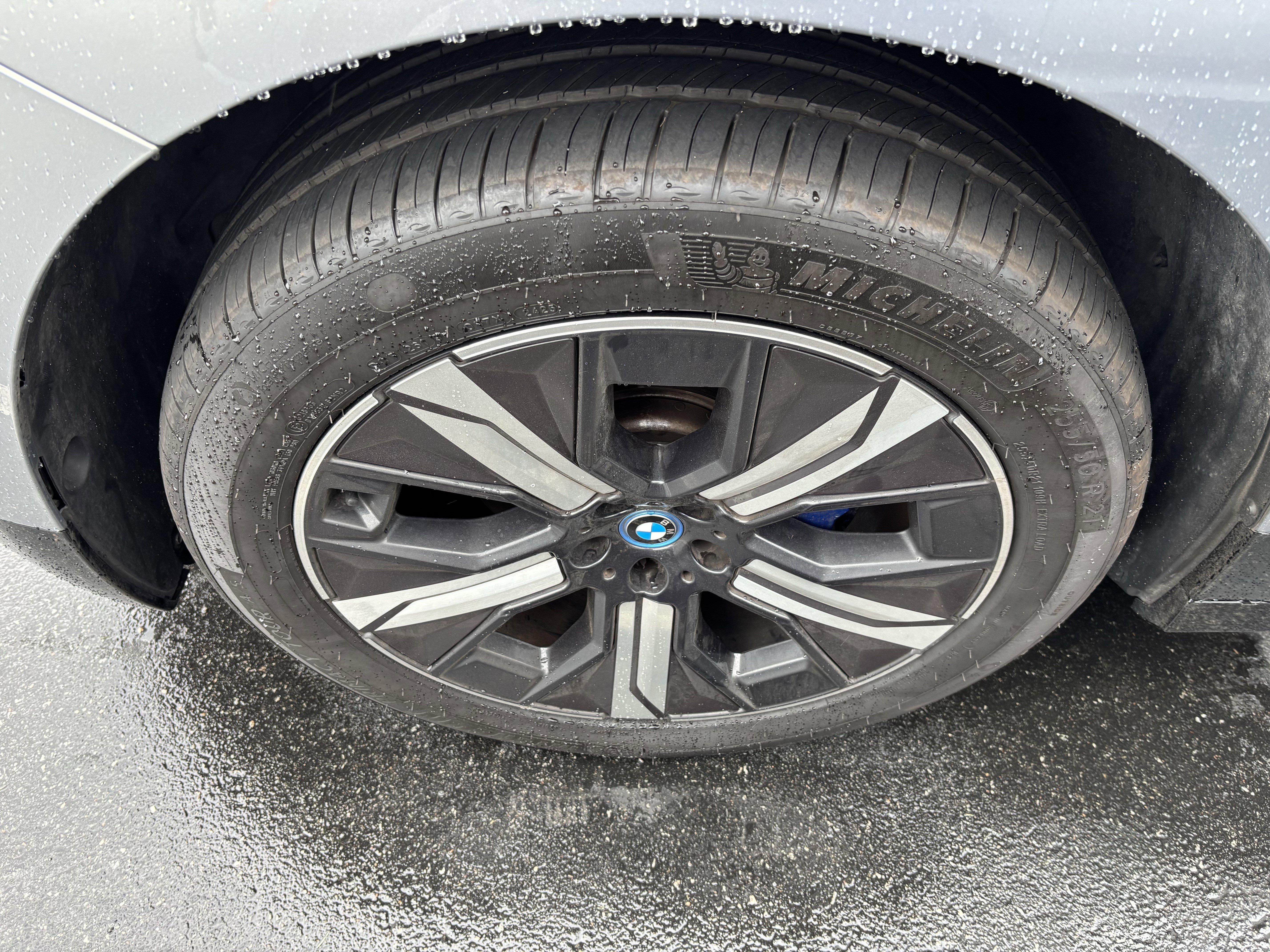 Certified 2024 BMW iX xDrive50 w/ Premium Package AWD/4WD image 27