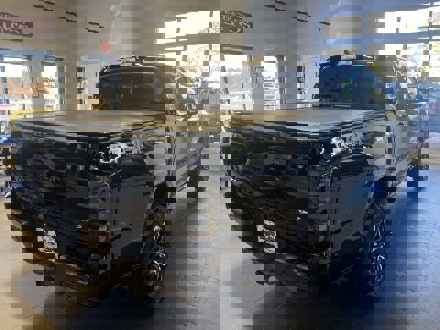 Used 2023 Toyota Tacoma TRD Sport w/ Technology Package image 5