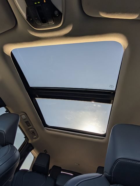 Used 2023 INFINITI QX60 Sensory w/ Vision Package FWD image 10