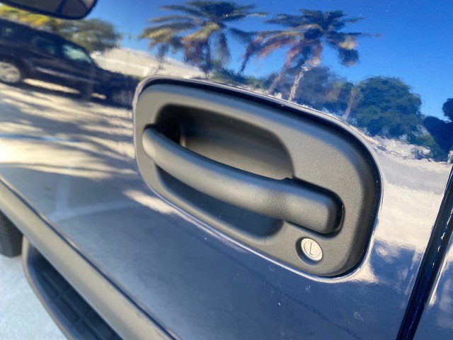 Used 2003 Chevrolet Suburban LS image 39