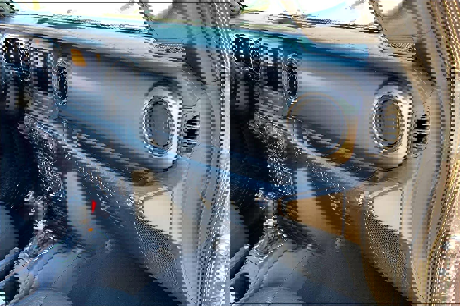 Used 2022 Jeep Wrangler Unlimited Sport image 18