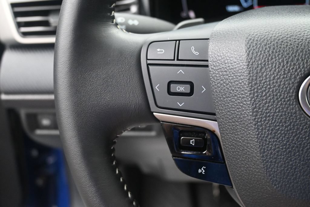 Used 2025 Toyota Camry SE w/ Multimedia Upgrade Package FWD image 22